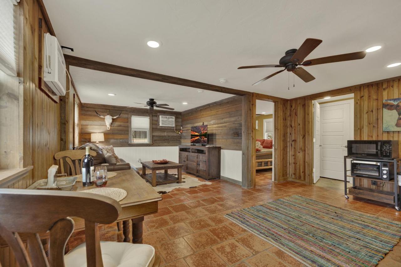 Ohana Ranch Cabin - 12 Minutes To Historic Main St Fredericksburg Exterior foto