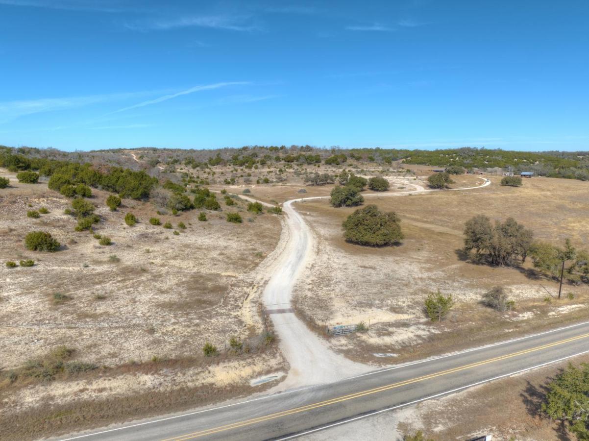 Ohana Ranch Cabin - 12 Minutes To Historic Main St Fredericksburg Exterior foto