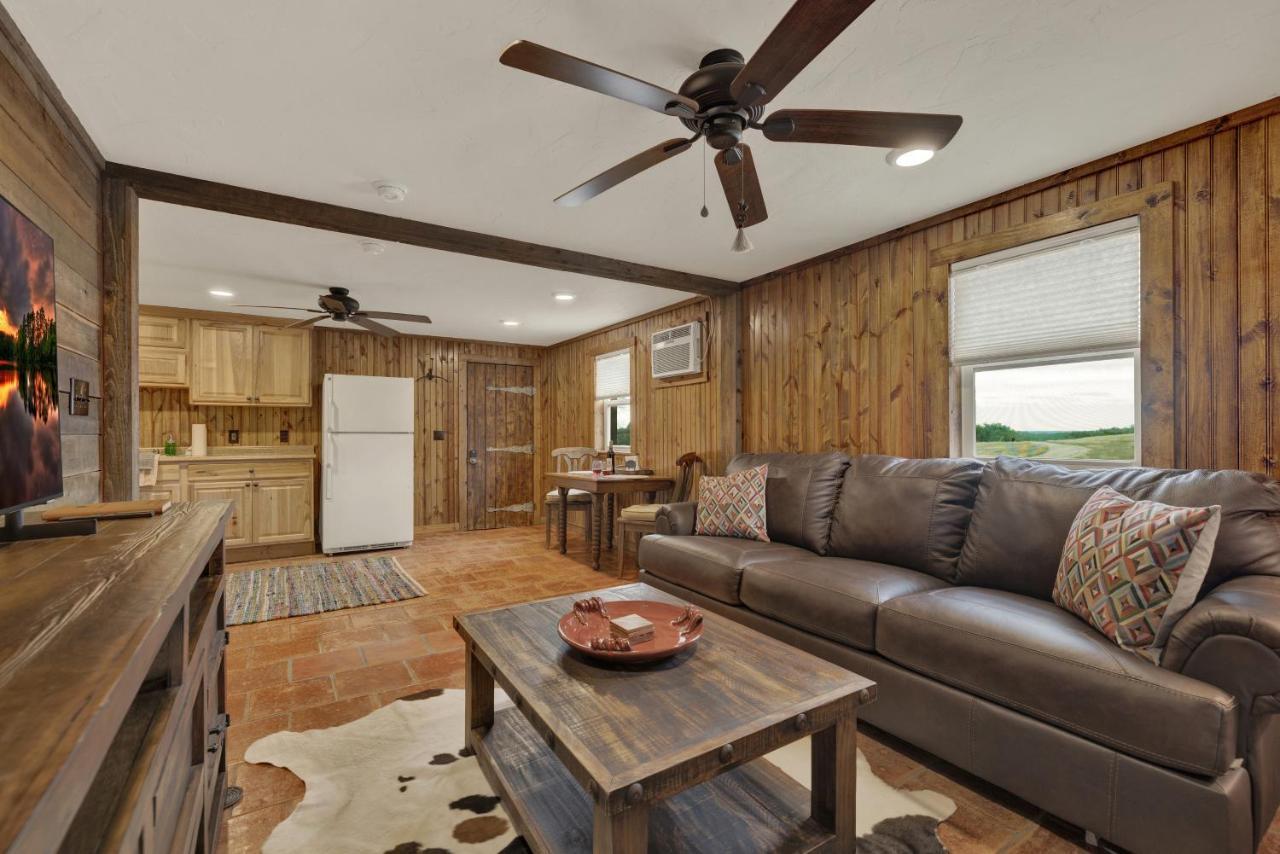 Ohana Ranch Cabin - 12 Minutes To Historic Main St Fredericksburg Exterior foto
