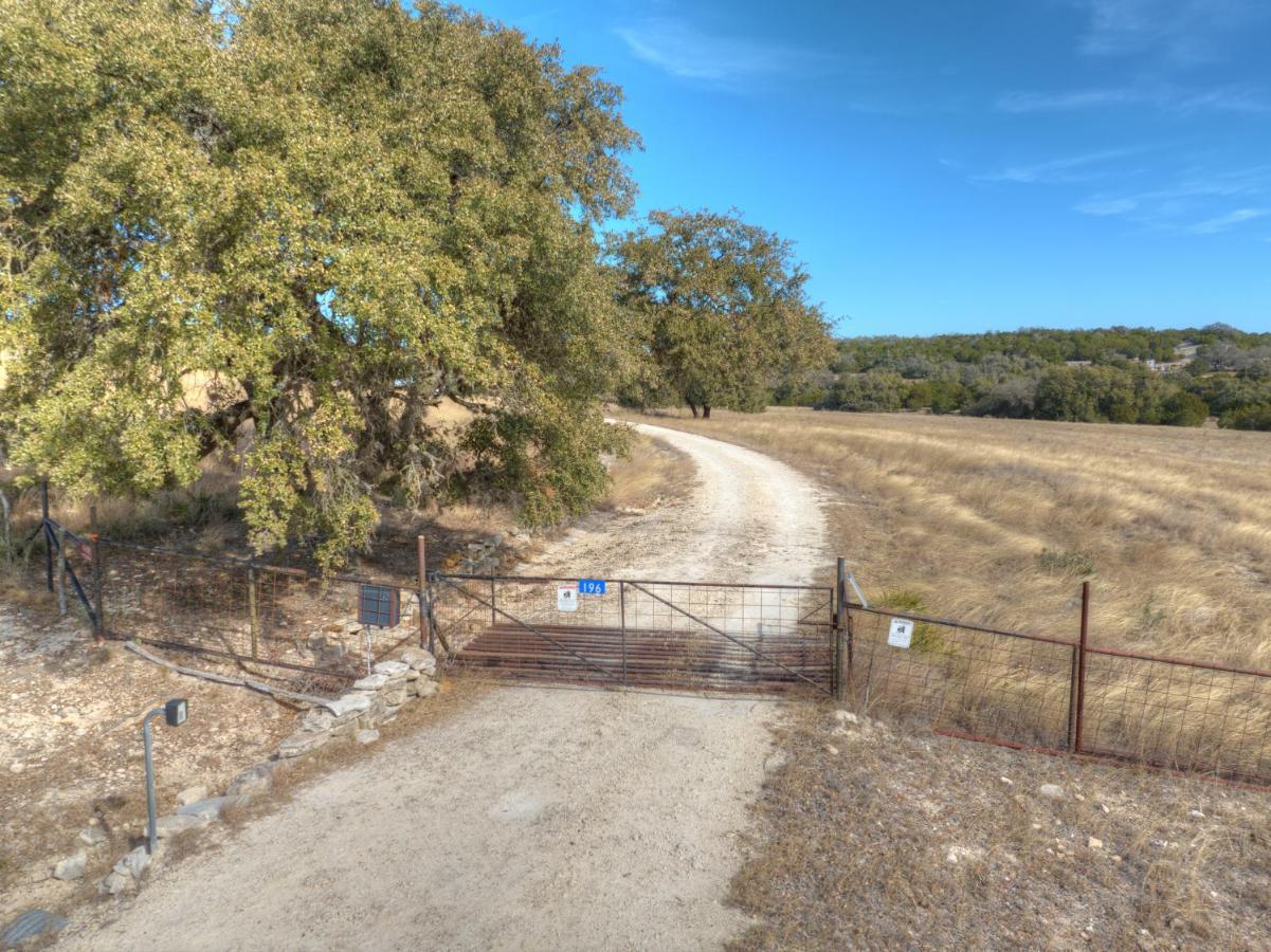 Ohana Ranch Cabin - 12 Minutes To Historic Main St Fredericksburg Exterior foto